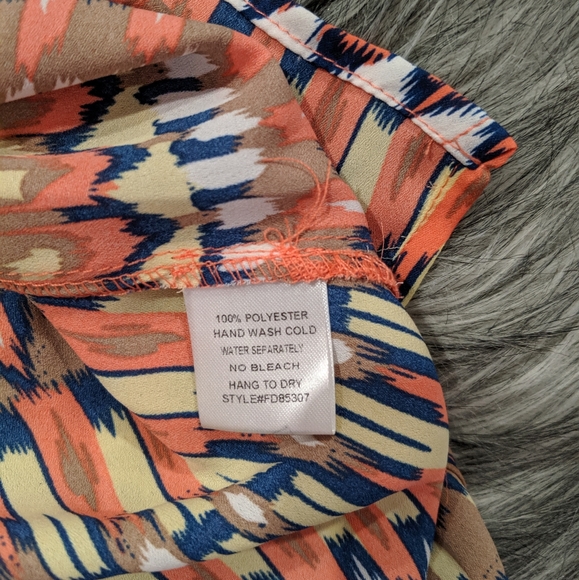 NWOT Fun 2 Fun (Stitch Fix) sleeveless blouse - Picture 5 of 7